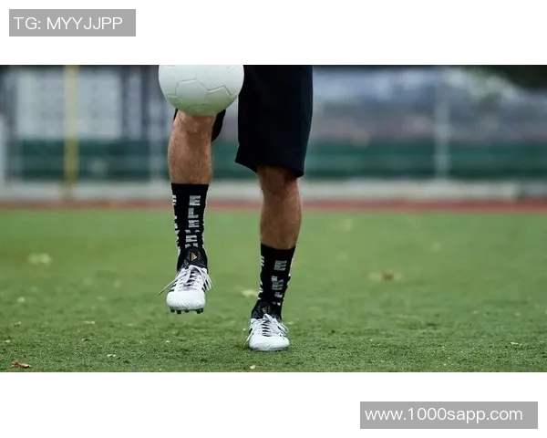 提升足球训练效果的装备选购指南与器材推荐分享